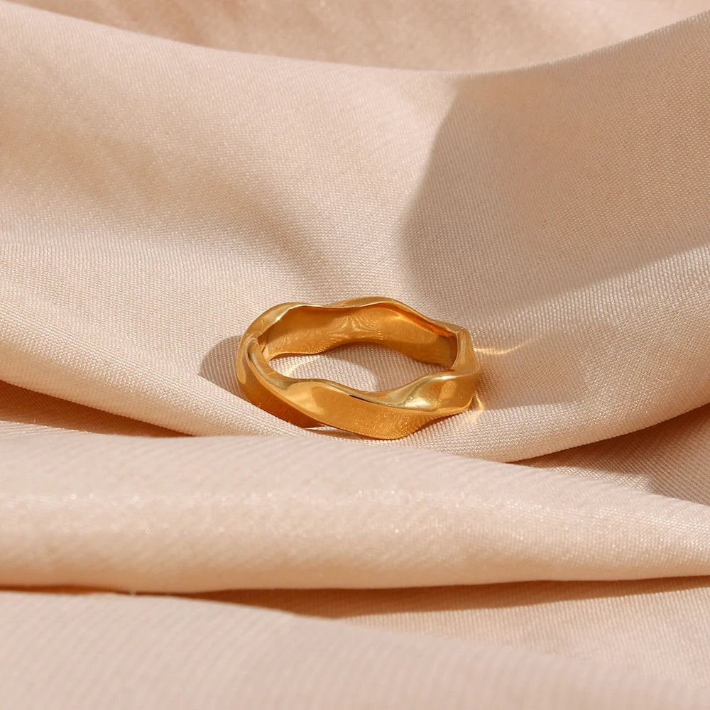 Twisted Wave Gold Ring